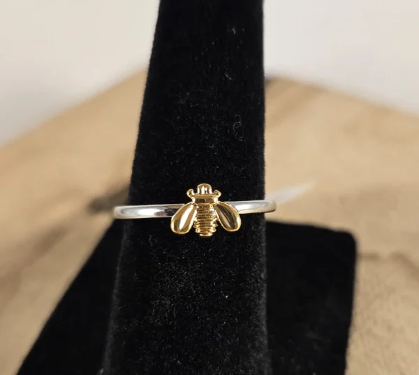 bee ring