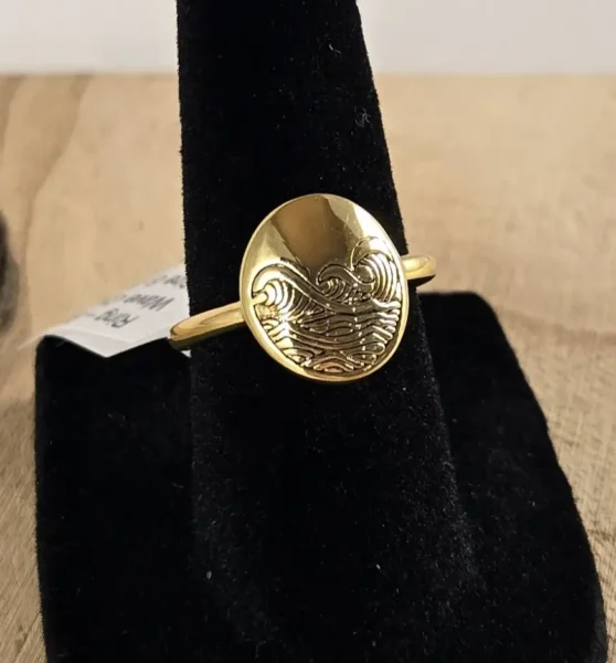 retro wave gold ring