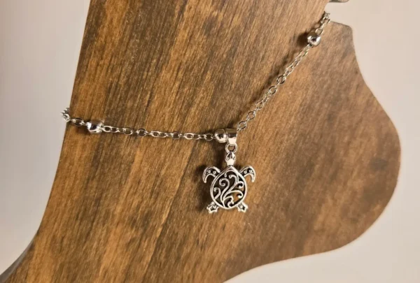 dangling sea turtle anklet