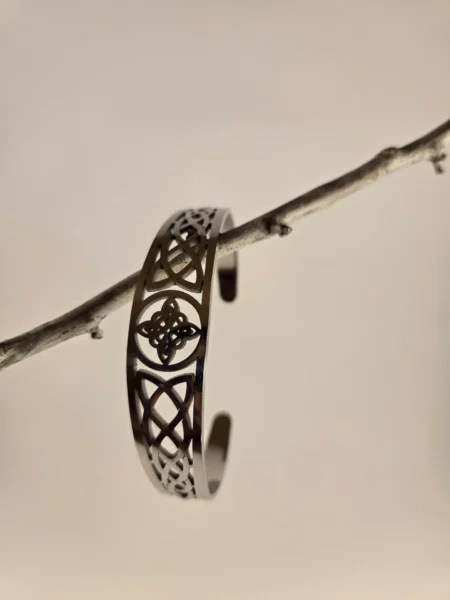 irish knot bangle bracelet