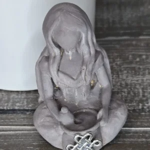 figurine - cerridwen goddess