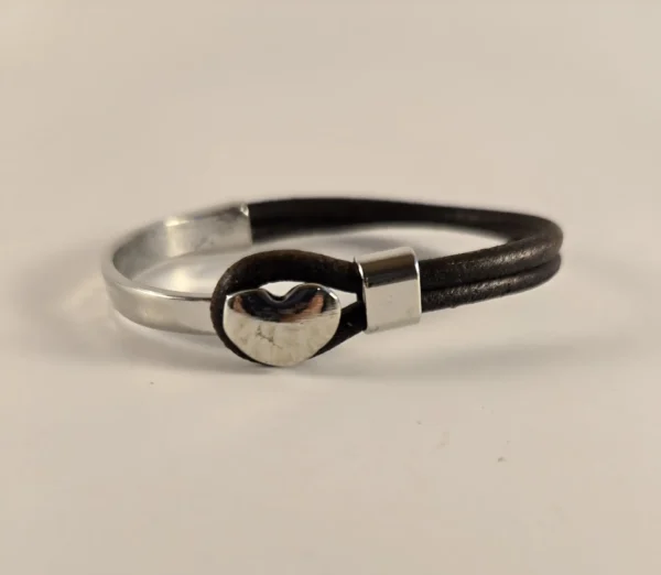 boho latched heart leather bracelet