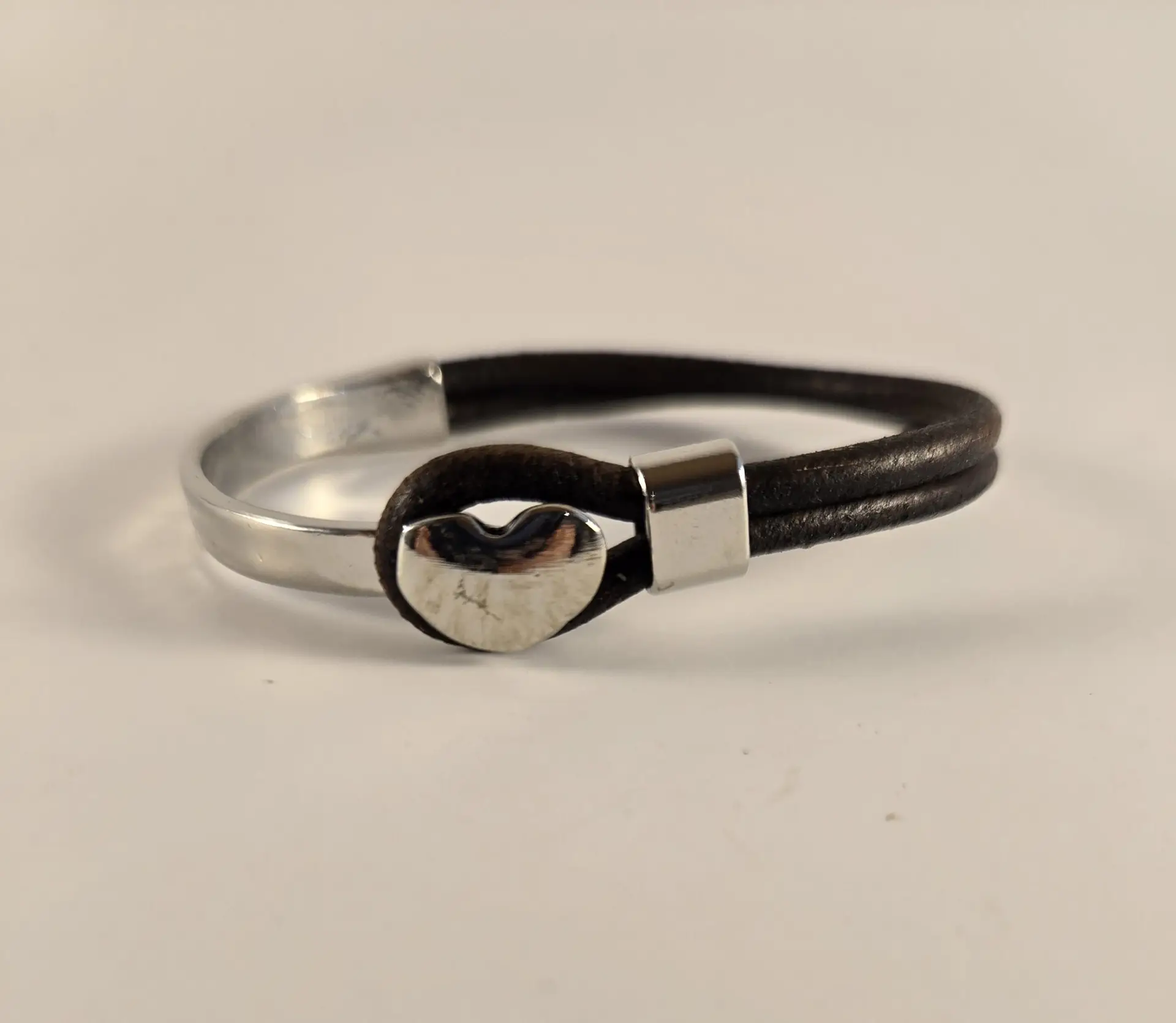 boho latched heart leather bracelet