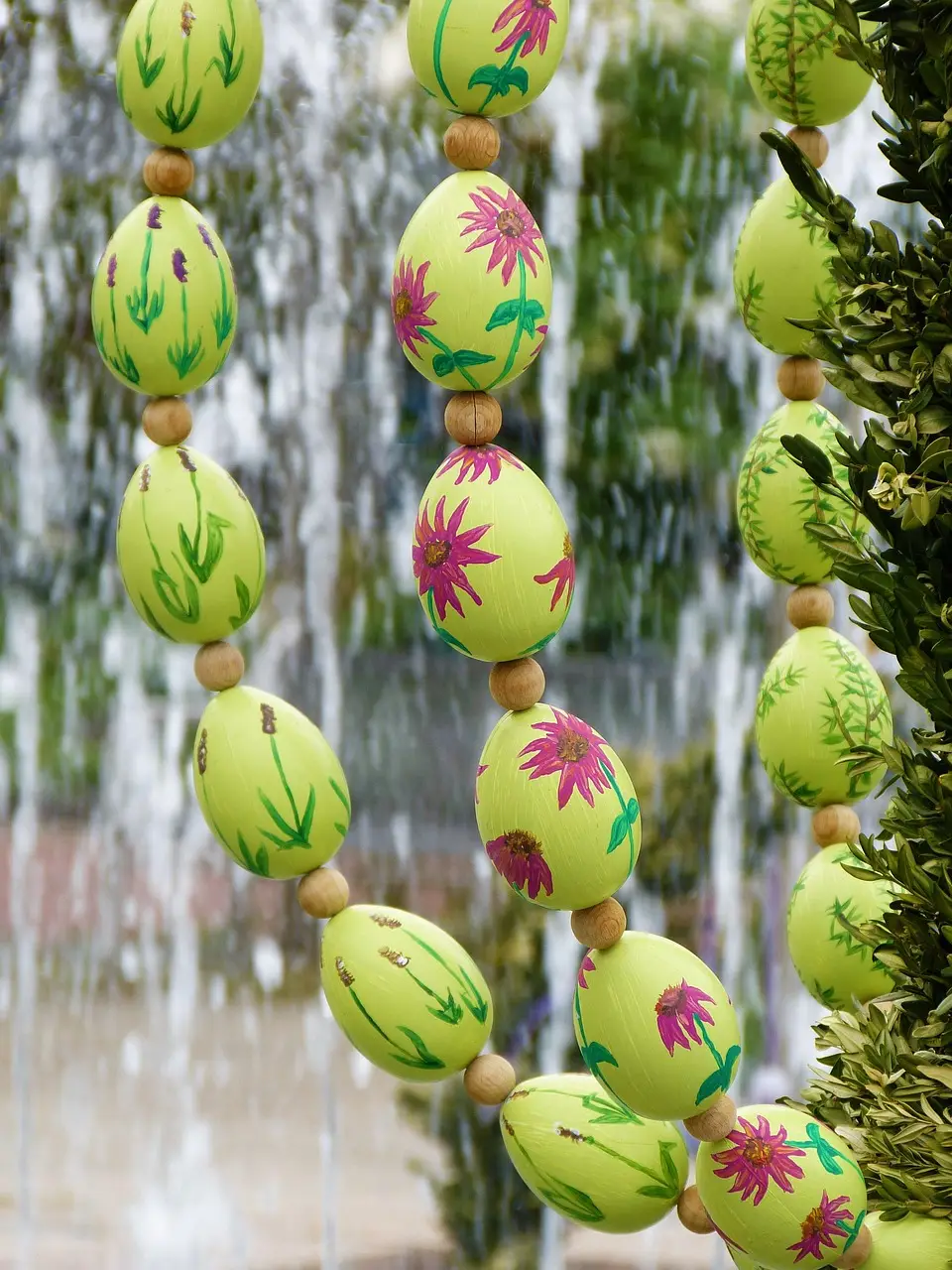 easter eggs, easter well, water, fountain, nature, tradition, easter festival, faith, spring, easter celebration, easter greetings, easter decorations, multicoloured, deco, eggs, easter theme, easter custom, fountain jewelry, religion, regional customs, paint, children, handcraft, kindergarten