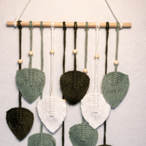 macramé wall hanging leaves