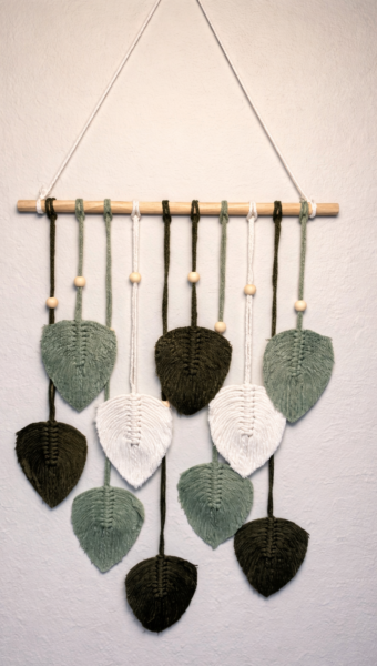 macramé wall hanging leaves